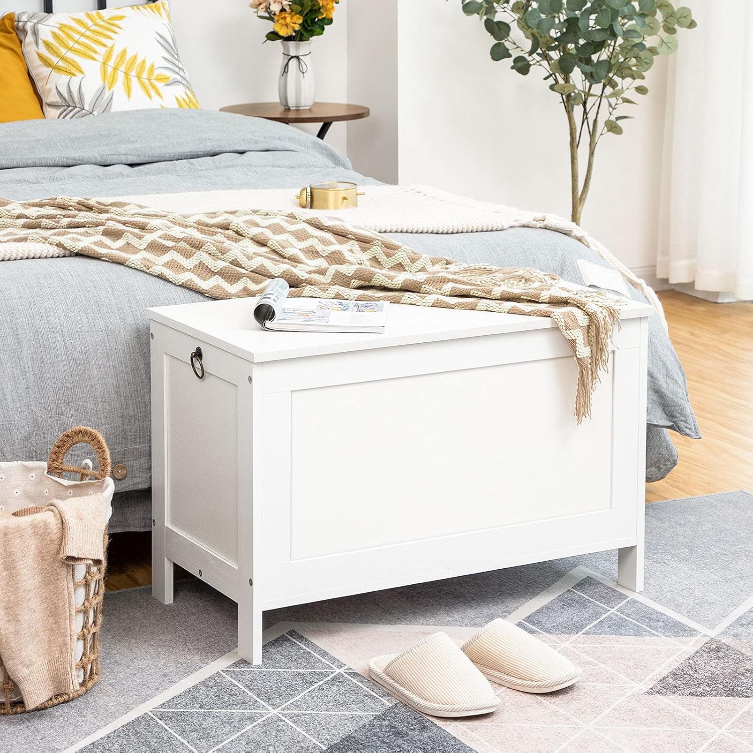 White Safety Hinge Toy Storage Chest